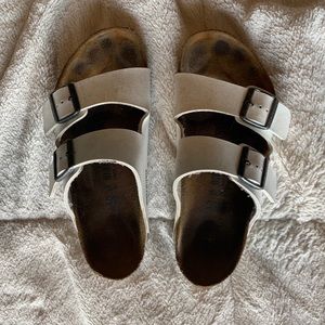 WHITE BIRKS